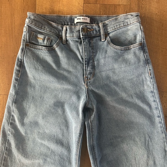 Nine West Wide Leg Jeans Size 4 Mid Rise Light Wash Denim - Picture 4 of 12